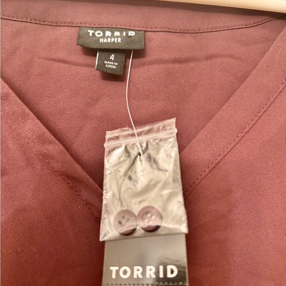 Torrid Burgundy Harper 4XL v-neck Blouse, Relaxed Fit - EUC - Picture 7 of 9